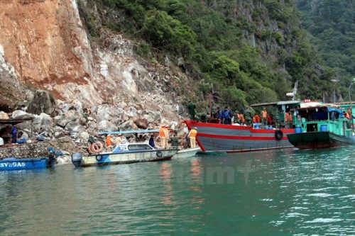 Hiện trường vụ sạt lở núi đá ở Quảng Ninh (Ảnh: Nguyễn Hoàng/Vietnam+)