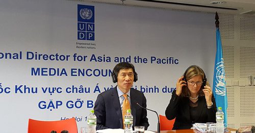 Ông Haoliang Xu (trái), Giám đốc khu vực châu Á và Thái Bình Dương của Chương trình Phát triển Liên Hợp Quốc (UNDP). Ảnh: Minh Tuấn 